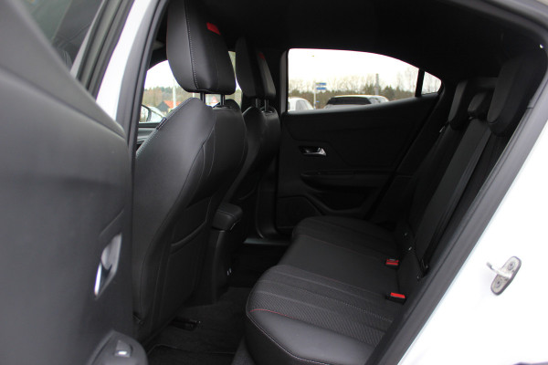 Opel Mokka Electric Ultimate 50 kWh / SOH 94,2% / Trekhaak / Camera / CarPlay / Keyless / LED Koplampen / 17'' / Navigatie / DAB / Dodehoek / Cruise Control Adaptief / Warmtepomp