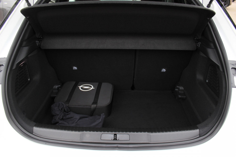 Opel Mokka Electric Ultimate 50 kWh / SOH 94,2% / Trekhaak / Camera / CarPlay / Keyless / LED Koplampen / 17'' / Navigatie / DAB / Dodehoek / Cruise Control Adaptief / Warmtepomp