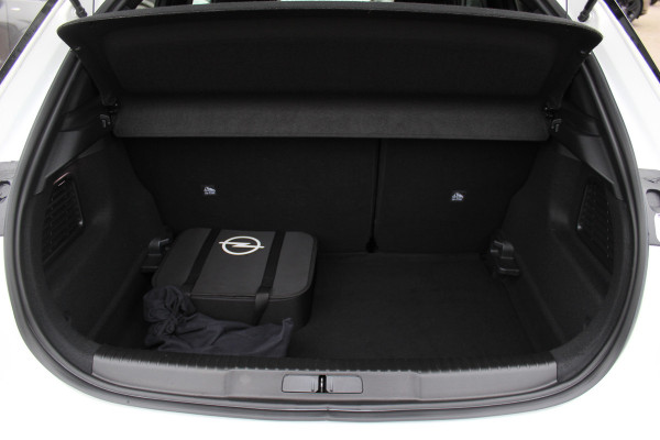 Opel Mokka Electric Ultimate 50 kWh / SOH 94,2% / Trekhaak / Camera / CarPlay / Keyless / LED Koplampen / 17'' / Navigatie / DAB / Dodehoek / Cruise Control Adaptief / Warmtepomp