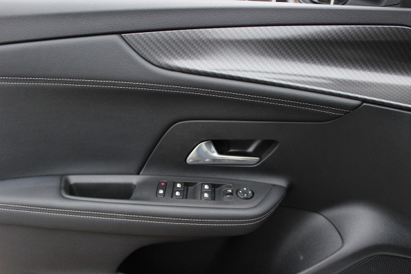 Opel Mokka Electric Ultimate 50 kWh / SOH 94,2% / Trekhaak / Camera / CarPlay / Keyless / LED Koplampen / 17'' / Navigatie / DAB / Dodehoek / Cruise Control Adaptief / Warmtepomp