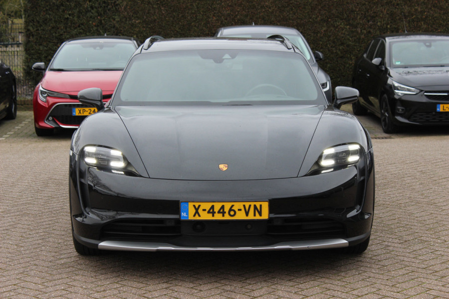 Porsche Taycan Cross Turismo 4 93 kWh / Panoramadak / Camera / Passenger Display / Nachtzicht / 20'' / Bose / Stuur+Stoelverwarming / DAB / Cruise Control
