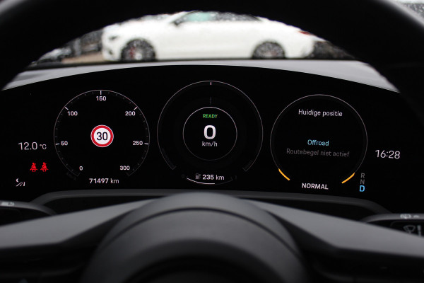 Porsche Taycan Cross Turismo 4 93 kWh / Panoramadak / Camera / Passenger Display / Nachtzicht / 20'' / Bose / Stuur+Stoelverwarming / DAB / Cruise Control