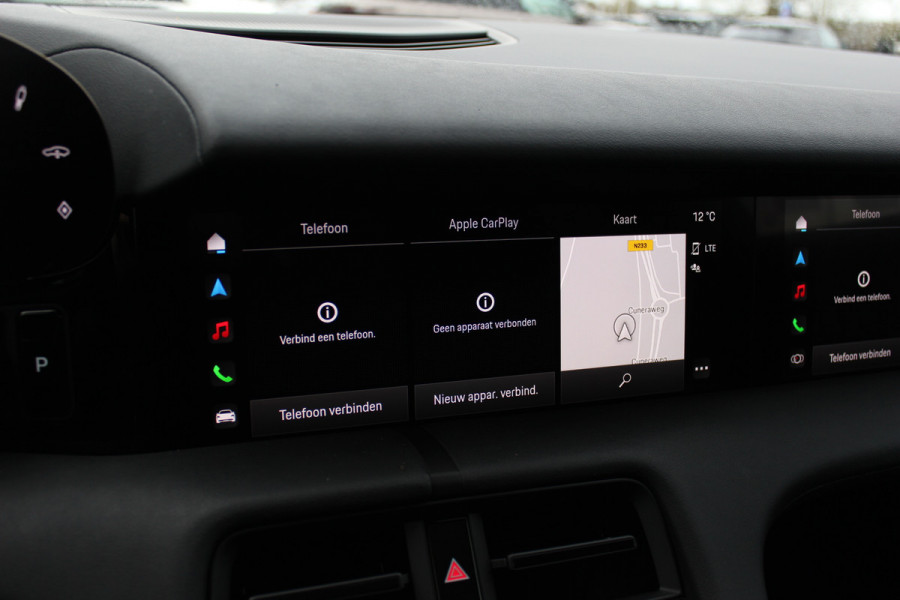 Porsche Taycan Cross Turismo 4 93 kWh / Panoramadak / Camera / Passenger Display / Nachtzicht / 20'' / Bose / Stuur+Stoelverwarming / DAB / Cruise Control