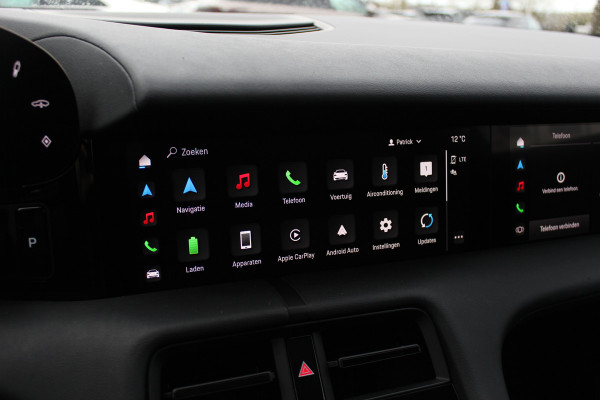 Porsche Taycan Cross Turismo 4 93 kWh / Panoramadak / Camera / Passenger Display / Nachtzicht / 20'' / Bose / Stuur+Stoelverwarming / DAB / Cruise Control