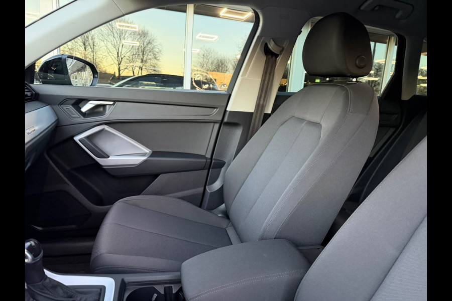Audi Q3 Sportback 45 TFSI e Edition, Navi Carplay / Climate / Cruise / Elektrische Achterklep / 20" Lichtmetaal.