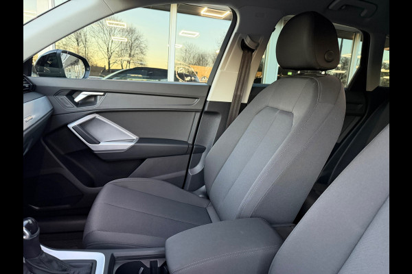 Audi Q3 Sportback 45 TFSI e Edition, Navi Carplay / Climate / Cruise / Elektrische Achterklep / 20" Lichtmetaal.