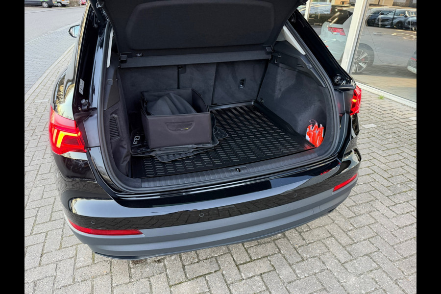 Audi Q3 Sportback 45 TFSI e Edition, Navi Carplay / Climate / Cruise / Elektrische Achterklep / 20" Lichtmetaal.