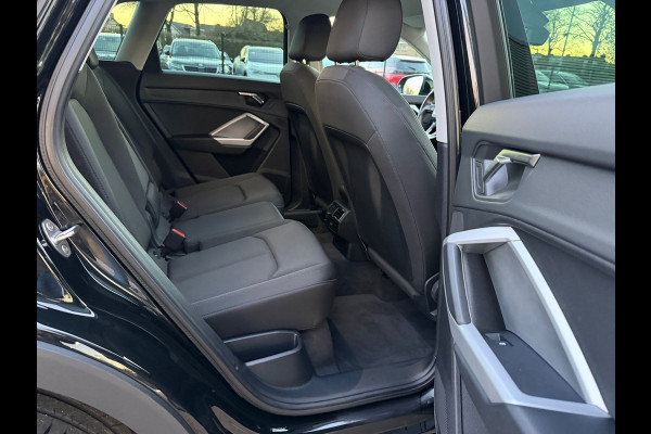 Audi Q3 Sportback 45 TFSI e Edition, Navi Carplay / Climate / Cruise / Elektrische Achterklep / 20" Lichtmetaal.