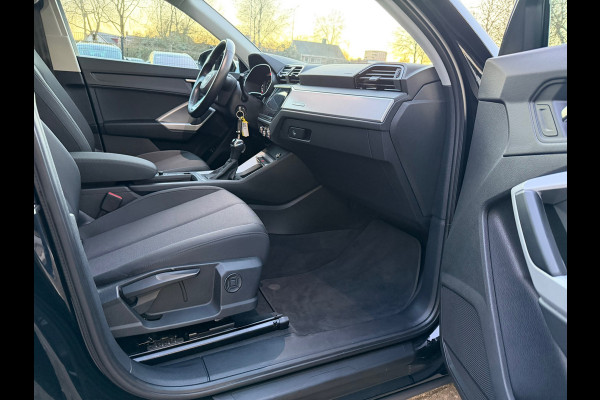 Audi Q3 Sportback 45 TFSI e Edition, Navi Carplay / Climate / Cruise / Elektrische Achterklep / 20" Lichtmetaal.