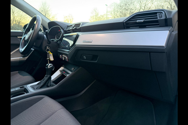 Audi Q3 Sportback 45 TFSI e Edition, Navi Carplay / Climate / Cruise / Elektrische Achterklep / 20" Lichtmetaal.