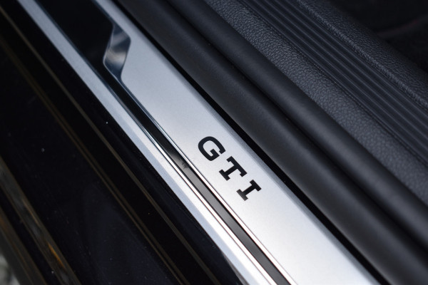 Volkswagen Polo 2.0 TSI GTI TSI 210PK DSG GTI-SPORT IQ-LIGHT/PDC/CARPLAY FABRIEKS GARANTIE