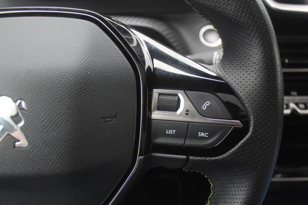 Peugeot e-208 EV GT 350 50 kWh / Panoramadak / Camera / Virtual Cockpit / Half leder / Navigatie / Keyless / Cruise Control / Dodehoek detectie