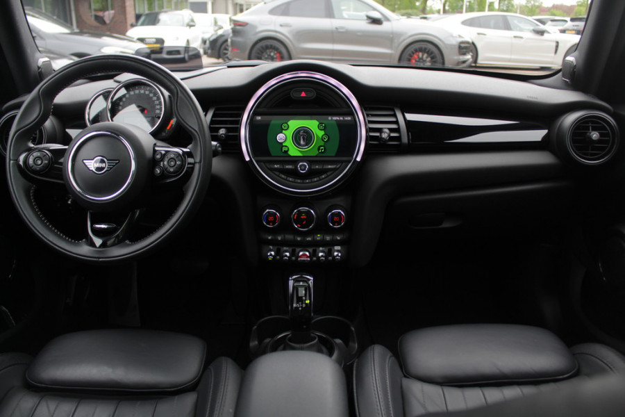 MINI Mini 1.5 Cooper 60 Years Edition / Panoramadak / Head-up / Leder / Harman Kardon / 17'' / Navigatie / DAB / Cruise Control