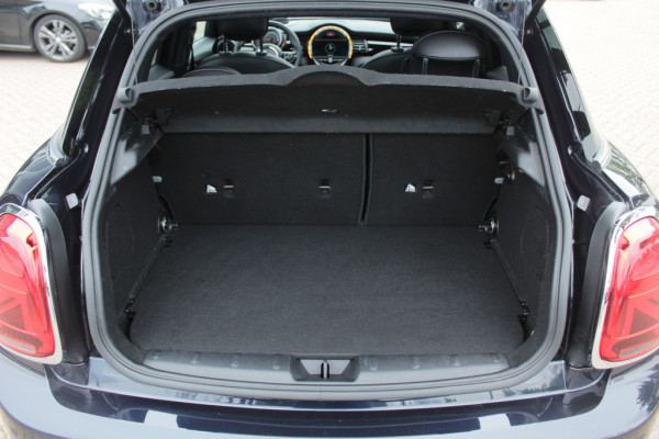 MINI Mini 1.5 Cooper 60 Years Edition / Panoramadak / Head-up / Leder / Harman Kardon / 17'' / Navigatie / DAB / Cruise Control