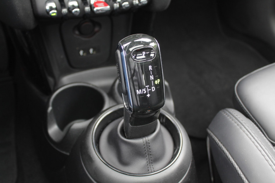 MINI Mini 1.5 Cooper 60 Years Edition / Panoramadak / Head-up / Leder / Harman Kardon / 17'' / Navigatie / DAB / Cruise Control