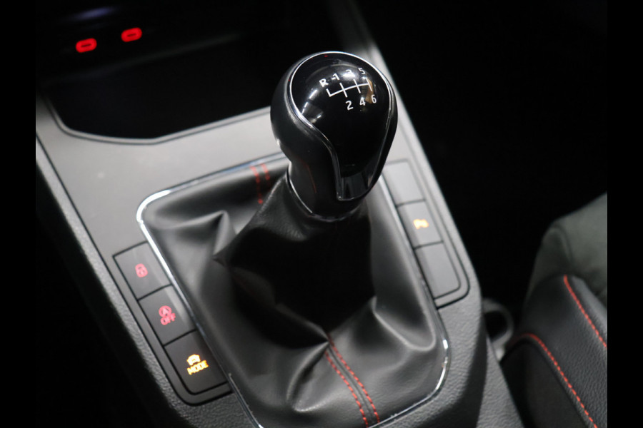 Seat Ibiza 1.0 TSI FR Business Intense Plus [ADAPTIVE CRUISE CONTROL, APPLE CARPLAY, ANDROID AUTO, ACHTERUITRIJCAMERA, PDC V+A, STOELVERWARMING, NIEUWSTAAT]