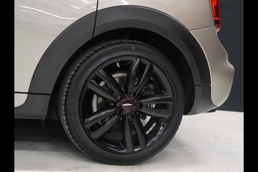 MINI Mini 1.5 Cooper JCW [APPLE CARPLAY, ANDROID AUTO, CRUISE CONTROL, PDC ACHTER, AUTOMATISCHE AIRCO, LICHTMETALEN VELGEN, LED KOPLAMPEN, NIEUWSTAAT]