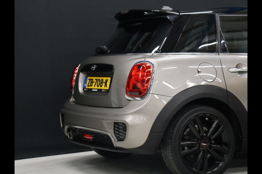 MINI Mini 1.5 Cooper JCW [APPLE CARPLAY, ANDROID AUTO, CRUISE CONTROL, PDC ACHTER, AUTOMATISCHE AIRCO, LICHTMETALEN VELGEN, LED KOPLAMPEN, NIEUWSTAAT]