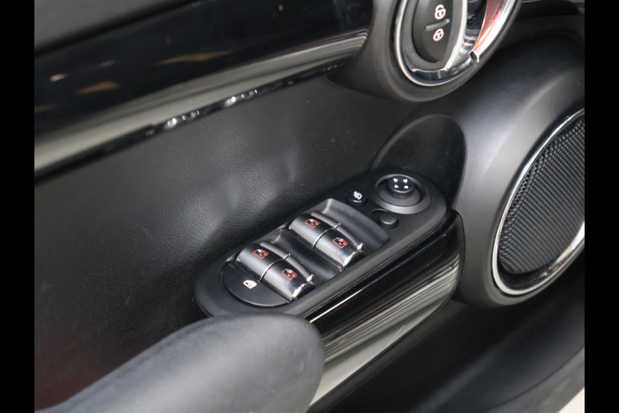 MINI Mini 1.5 Cooper JCW [APPLE CARPLAY, ANDROID AUTO, CRUISE CONTROL, PDC ACHTER, AUTOMATISCHE AIRCO, LICHTMETALEN VELGEN, LED KOPLAMPEN, NIEUWSTAAT]