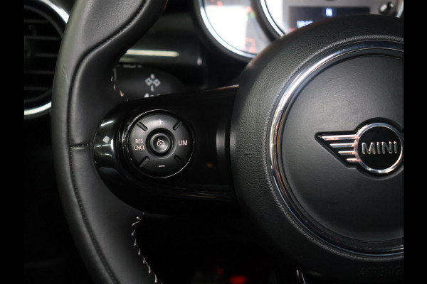 MINI Mini 1.5 Cooper JCW [APPLE CARPLAY, ANDROID AUTO, CRUISE CONTROL, PDC ACHTER, AUTOMATISCHE AIRCO, LICHTMETALEN VELGEN, LED KOPLAMPEN, NIEUWSTAAT]