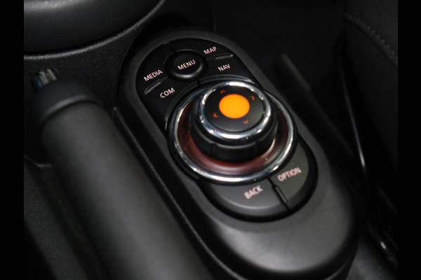MINI Mini 1.5 Cooper JCW [APPLE CARPLAY, ANDROID AUTO, CRUISE CONTROL, PDC ACHTER, AUTOMATISCHE AIRCO, LICHTMETALEN VELGEN, LED KOPLAMPEN, NIEUWSTAAT]