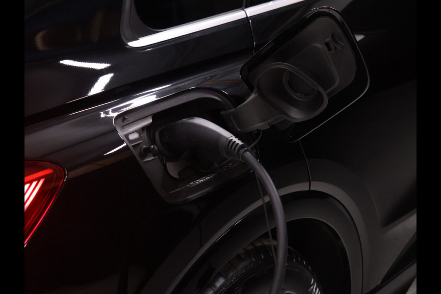 Audi Q4 e-tron 40 Advanced edition 77 kWh [ADAPTIVE CRUISE CONTROL, APPLE CARPLAY, ANDROID AUTO, SFEERVERLICHTING, ACHTERUITRIJCAMERA, PDC V+A, STOELVERWARMING, NIEUWSTAAT]