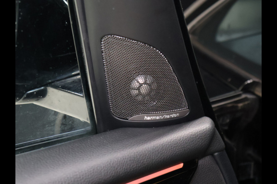 BMW 2 Serie Active Tourer 218i High Executive M Sport [TREKHAAK, HARMAN/KARDON, CRUISE CONTROL, BLUETOOTH TELEFOON, HUD, ACHTERUITRIJCAMERA, PDC V+A, BMW LED, NIEUWSTAAT]