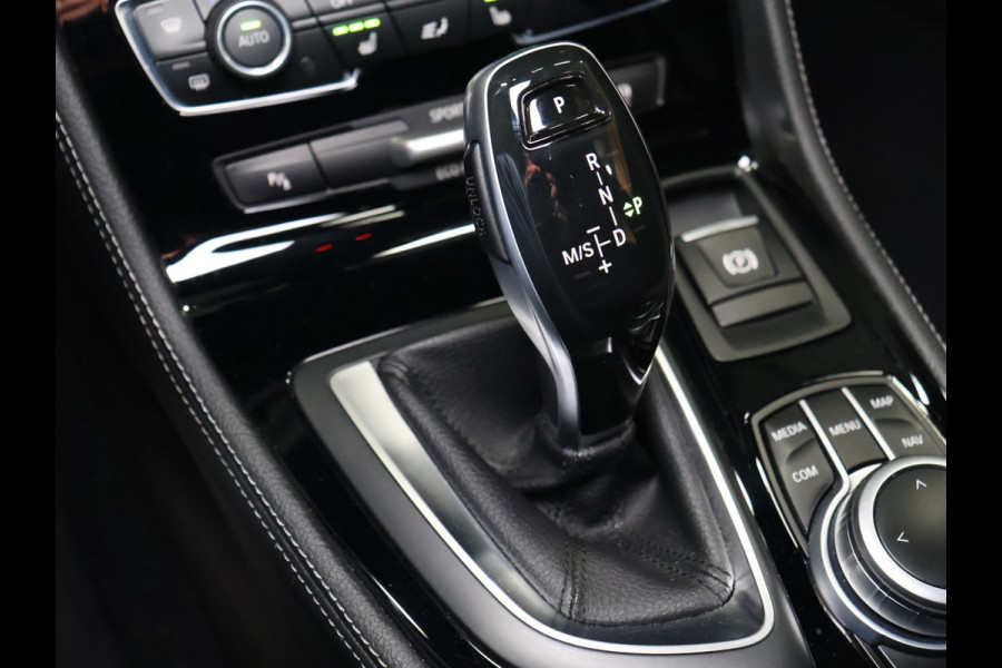BMW 2 Serie Active Tourer 218i High Executive M Sport [TREKHAAK, HARMAN/KARDON, CRUISE CONTROL, BLUETOOTH TELEFOON, HUD, ACHTERUITRIJCAMERA, PDC V+A, BMW LED, NIEUWSTAAT]
