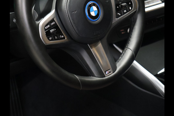 BMW 3 Serie Touring 320e Business Edition Plus M Sport [SCHUIFKANTELDAK, APPLE CARPLAY, ANDROID AUTO, CRUISE CONTROL, PDC V+A, BMW LED, STOELVERWARMING, NIEUWSTAAT]