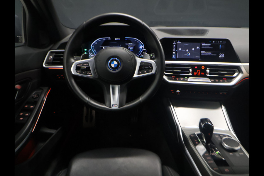 BMW 3 Serie Touring 320e Business Edition Plus M Sport [SCHUIFKANTELDAK, APPLE CARPLAY, ANDROID AUTO, CRUISE CONTROL, ACHTERUITRIJCAMERA, PDC V+A, BMW LASER, NIEUWSTAAT]