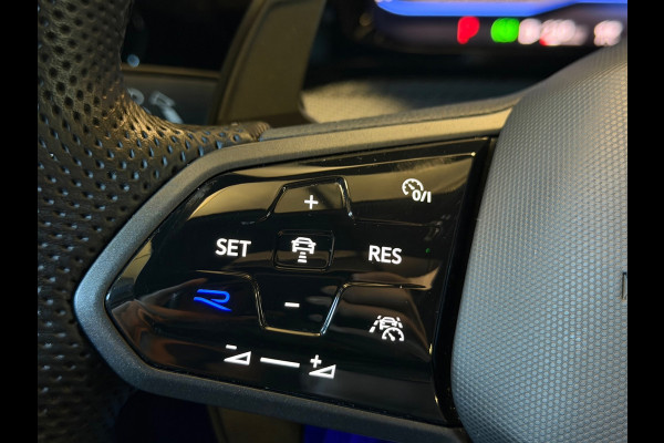 Volkswagen Golf 2.0 TSI R 4Motion|PANO|H&K|FULL OPTIONS