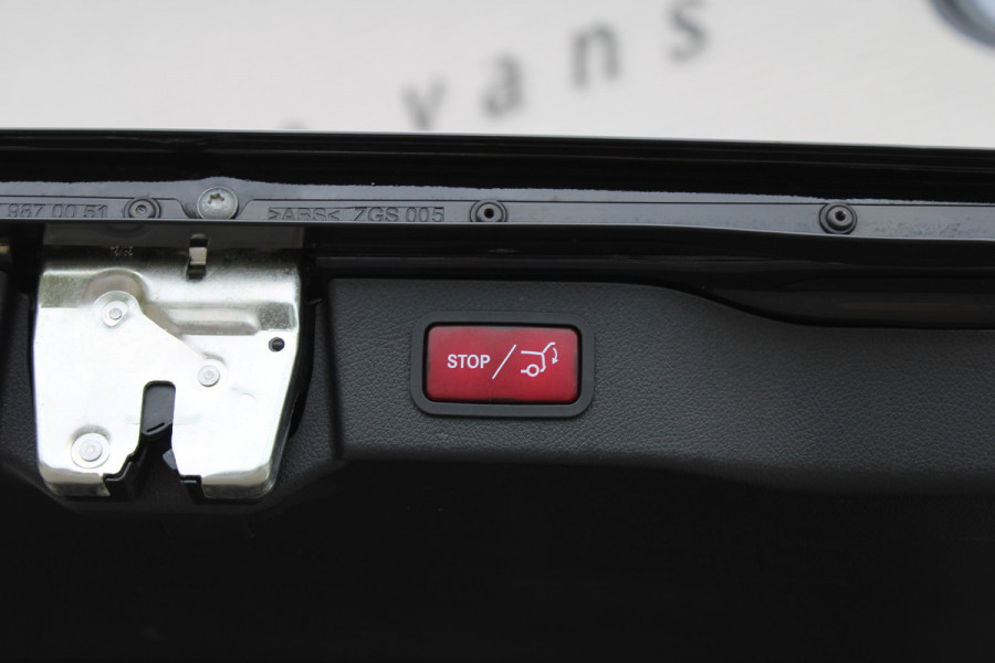 Mercedes-Benz V-Klasse 300d / DC / AMG / Panorama / bj 2025 / 2x Elec Schuifd / 360 Cam / Burmester / Vol Opties / NIEUWSTAAT