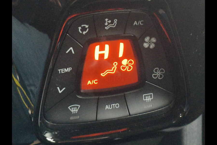 Citroën C1 1.0 VTi Apple/Android uit 2020 Rijklaar + 12 maanden Bovag-garantie Henk Jongen Auto's in Helmond,  al 50 jaar service zoals 't hoort!