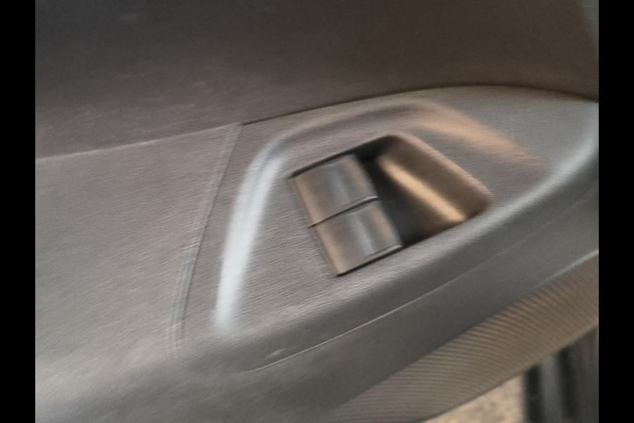 Citroën C1 1.0 VTi Apple/Android uit 2020 Rijklaar + 12 maanden Bovag-garantie Henk Jongen Auto's in Helmond,  al 50 jaar service zoals 't hoort!