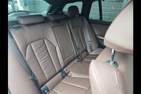 BMW 3 Serie Touring 330e M-Sport Panoramadak|Headup|Memorystoelen|Camera|Carplay|Cruise|Sfeerverlichting