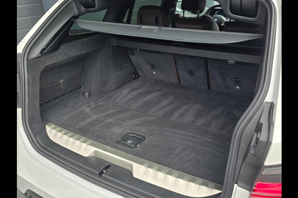 BMW 3 Serie Touring 330e M-Sport Panoramadak|Headup|Memorystoelen|Camera|Carplay|Cruise|Sfeerverlichting
