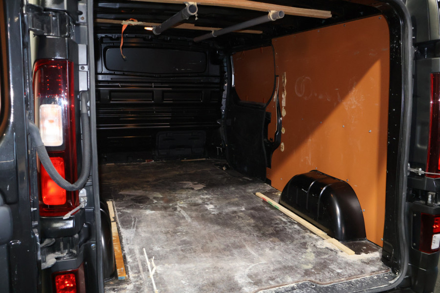 Renault Trafic 2.0 dCi 120pk L2 H1 Airco Navigatie