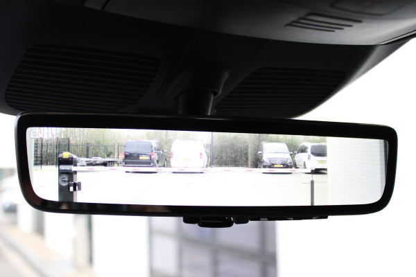 Mercedes-Benz V-Klasse 300d / XXL / AMG / 8- Persoons / Burmester / 360 Camera / Nightpakket / Vol Opties / NIEUWSTAAT