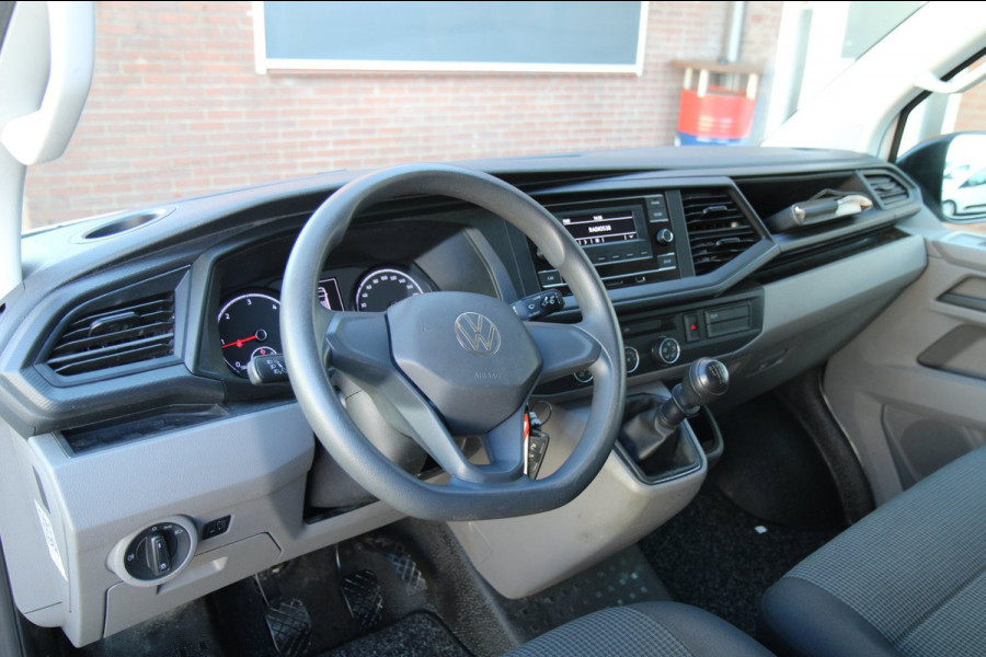 Volkswagen Transporter 2.0 TDI L1H1 / Imperiaal / Trekhaak / Sidebars / 3 zits