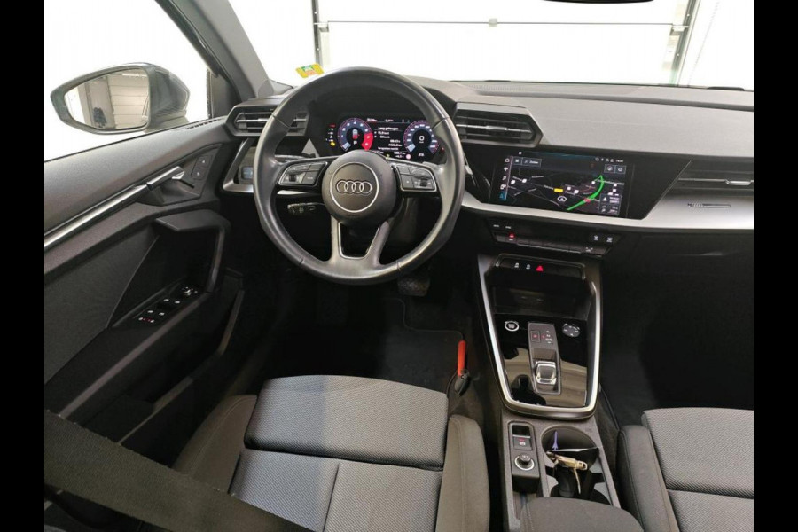 Audi A3 Sportback 30 TFSI Advanced edition Airco ECC Sportstoelen Full LED Full Navi PDC Achter 17" Multispoke Virtual Cockpit NL Auto NAP + Historie