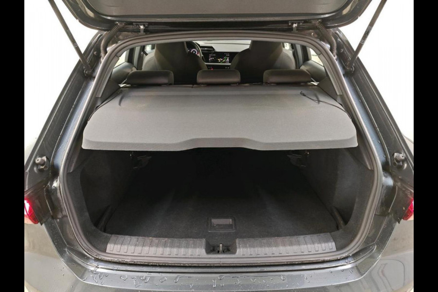 Audi A3 Sportback 30 TFSI Advanced edition Airco ECC Sportstoelen Full LED Full Navi PDC Achter 17" Multispoke Virtual Cockpit NL Auto NAP + Historie