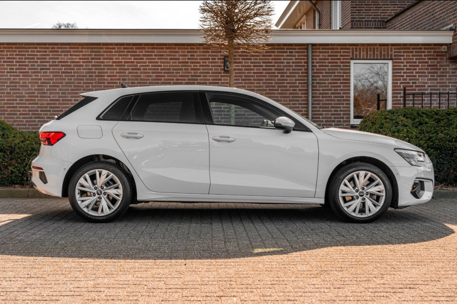 Audi A3 Sportback Business Edition 110 PK Aut. Pano Bang en Olufsen Black Optic Trekhaak 17''