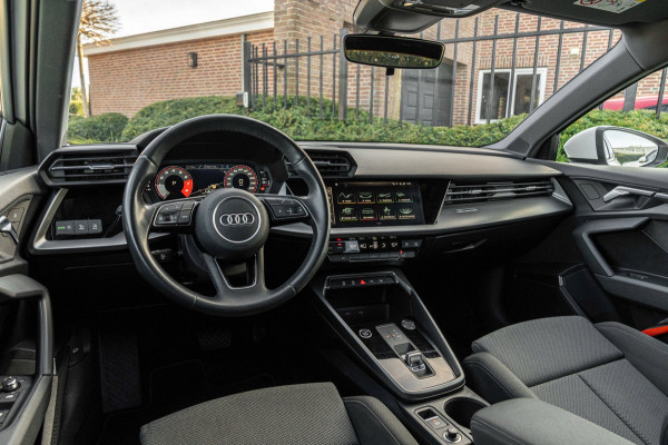 Audi A3 Sportback Business Edition 110 PK Aut. Pano Bang en Olufsen Black Optic Trekhaak 17''