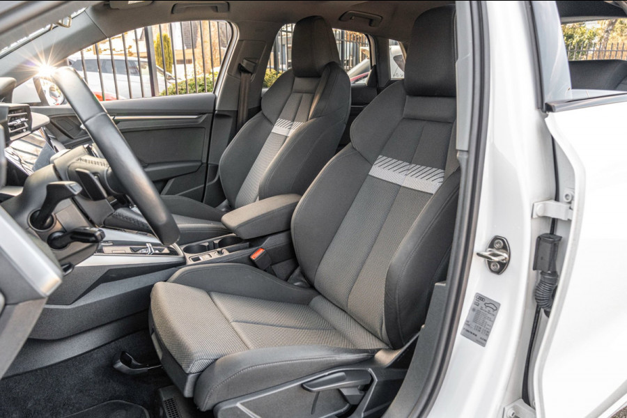 Audi A3 Sportback Business Edition 110 PK Aut. Pano Bang en Olufsen Black Optic Trekhaak 17''