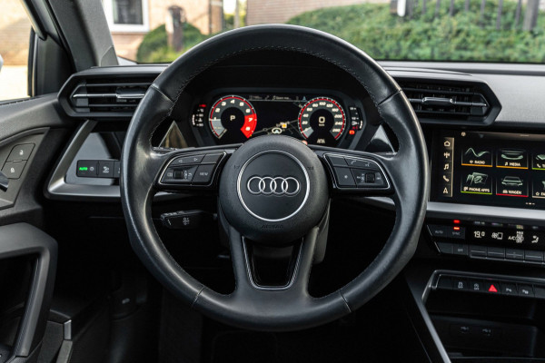 Audi A3 Sportback Business Edition 110 PK Aut. Pano Bang en Olufsen Black Optic Trekhaak 17''
