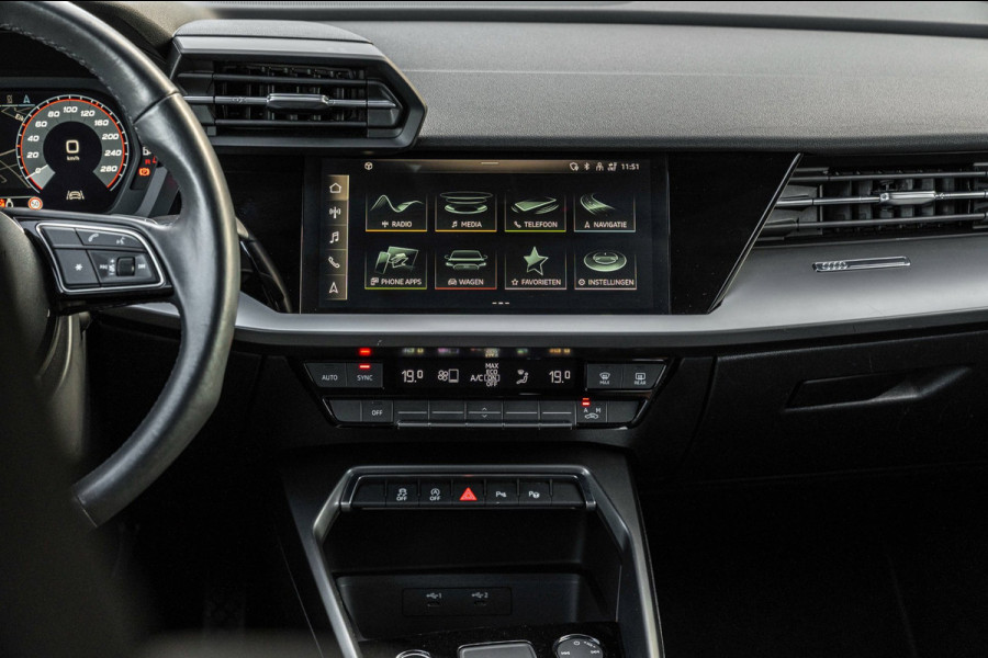 Audi A3 Sportback Business Edition 110 PK Aut. Pano Bang en Olufsen Black Optic Trekhaak 17''
