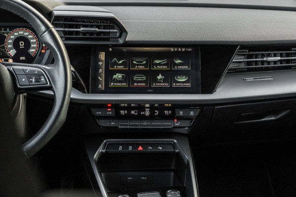 Audi A3 Sportback Business Edition 110 PK Aut. Pano Bang en Olufsen Black Optic Trekhaak 17''