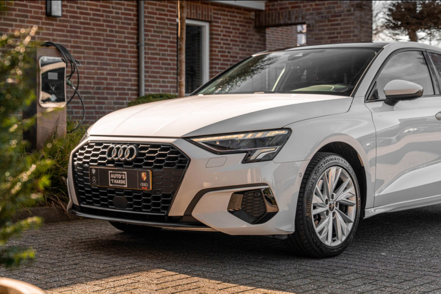 Audi A3 Sportback Business Edition 110 PK Aut. Pano Bang en Olufsen Black Optic Trekhaak 17''