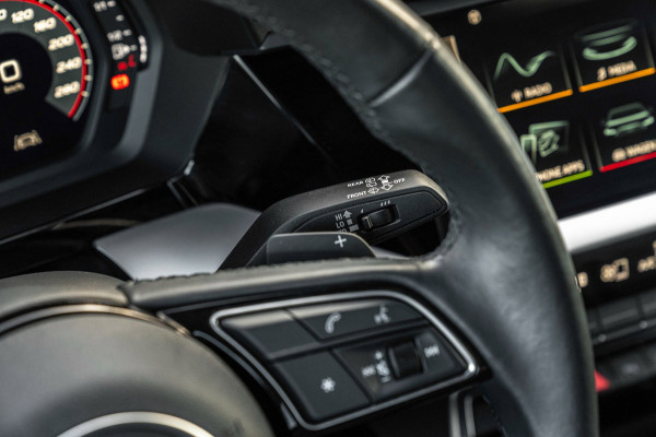 Audi A3 Sportback Business Edition 110 PK Aut. Pano Bang en Olufsen Black Optic Trekhaak 17''