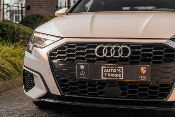 Audi A3 Sportback Business Edition 110 PK Aut. Pano Bang en Olufsen Black Optic Trekhaak 17''